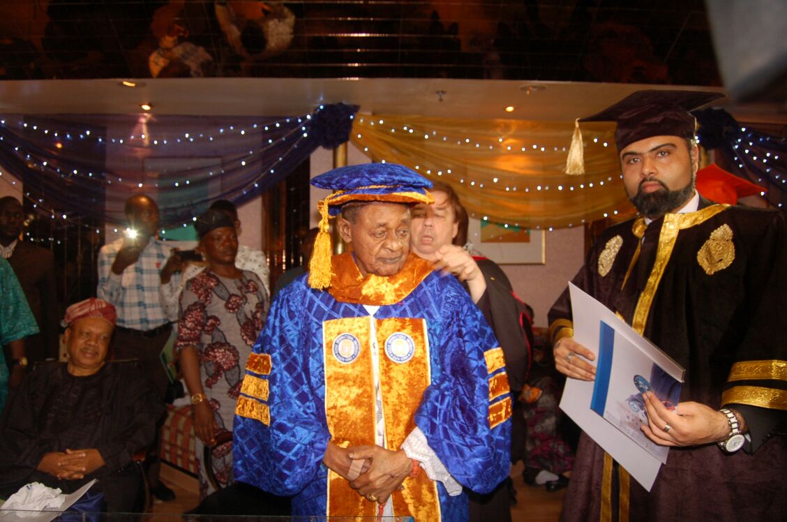 alaafin-of-oyo-honourary-doctorate-degree-certificate-in-law